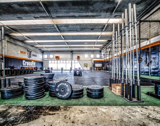 Particolare persi e attrezzi Hatlex del box West Union CrossFit in provincia di Brescia